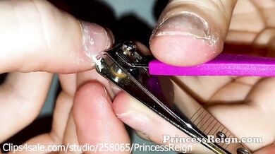 Cutting nails deep is satisfying