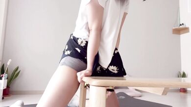 Video of when I used to masturbate on the corner of my desk at lunchtime????