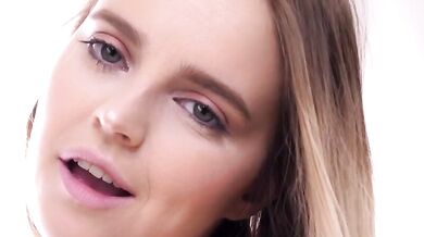 Codi's Butt-plug And Play - Codi Vore