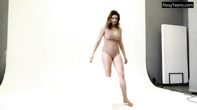 Juicy body and very good gymnast Ofelya Rubens