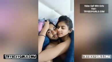 Apni Girlfriend Ko Oyo Me Lekajar Jaam Ke Chudai Ki Indian Porn - Ko Ko