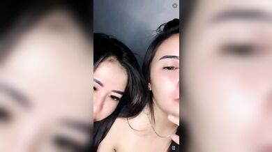 CLARAA BESTIEE BERBAGI KEHANGATA