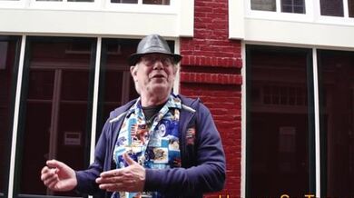 Pussy licked prostitute gets cumshot