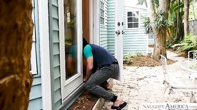 Sexy Brunette Finally Gets To Feel Good With A Big-Dicked Man