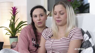 Ersties - Heftiger Orgasmus dank Massagestab