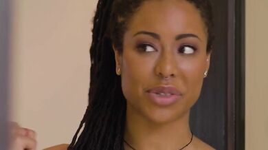 Lesbian ebony babe fingered in 3some be4 scissoring