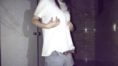 Crossdresser masturbate in a public toilet, cum on bra and wear it