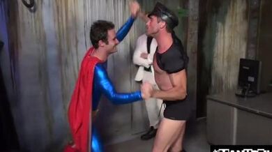 Muscular Lance Hart Rubs Cameron Kincade Hard Cock