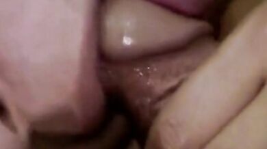 sweet and sexy solo babe amateur has a great natural figure