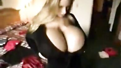 Chelsea Charms changing clothes