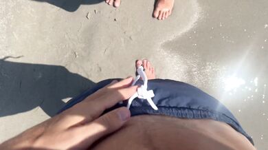 (DIA ITA) Ragazzo NAPOLETANO si SCOPA una TURISTA SPAGNOLA IN SPIAGGIA