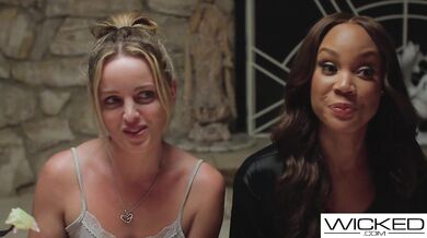 WICKEDOFFICIAL - Lexi Luna Fulfills Her Fantasy Of Eating Out Her 1st Redhead (Siri Dahl)