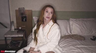 Lindsay Lee Keeps Her Guest Madison Morgan Satisfied - Morgan Lee