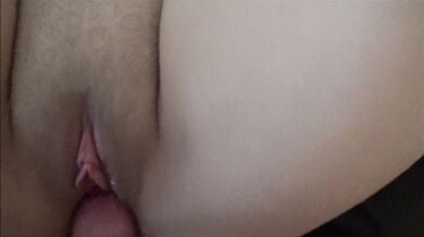 Amateur girl fucked on the sofa