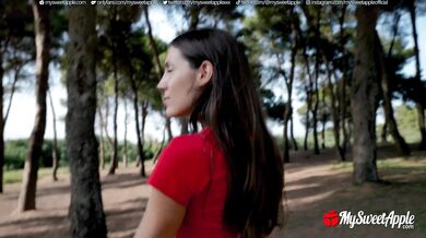 Risky Outdoor Sex: Amateur Couple Fucking at Public Park