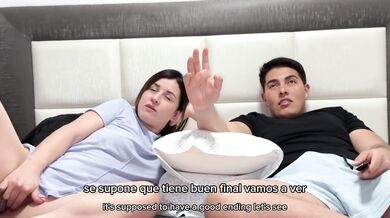 Veo Películas Con Mi Hermanastra Y terminamos Follando Duro hasta correrme en su estrecha vagina