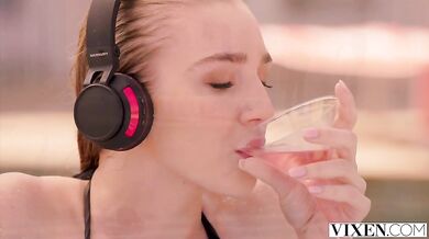 VIXEN ICONIC KENDRA The Best Of Kendra Sunderland