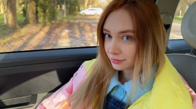 Tried to rob a stranger girl in the woods, but she sucked all the robber's sperm