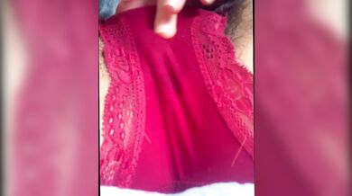 濡れ染みパンティを剛毛まんこに食い込ませてイっちゃう素人【個人撮影】