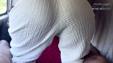 Beatrice Segreti è troppo arrapata e seduce un uomo in bus! Sesso pubblico amatoriale e rischioso