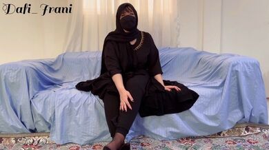 خ-ا.-ه-.ر محجبم ازم پرسید فوتجاب چیه بهش یاد دادم بهم گفت فوتجاب حشریش میکنه منم خیلی ارضاش کردم