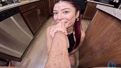 Mae Rainz Drains Her Landlord's Balls To Pay Her Rent - INSANE SQUIRTING + PENIS POV!!!!