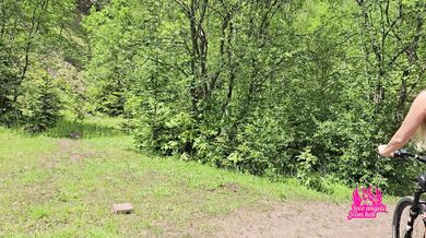 Żona zdradza męża na wycieczce rowerowej. Polska, to piękne milf, mature. One są lepsze niż hentai