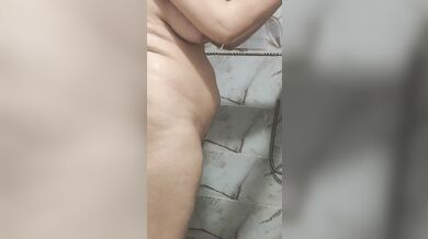 Sex Arab Femme dans la douche - fuck my wife in shower real amateur homemade