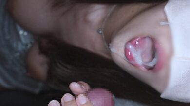 激カワ清楚系美女が飲んだ勢いでベランダで即フェラ抜きで大量口内射精！【即削除注意】　巨乳 手コキ 野外 素人 顔出し 日本人 japanese カップル イチャイチャ 変態 流出 まろちゃんねる