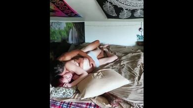 Amateur Couple Make Passionate Love in the Morning