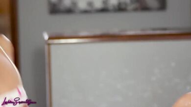 LESBIANSEXUALITY DESTINY CRUZ + VINA SKY