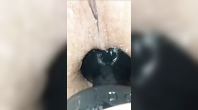 18yo virgin tries to fit vibrating butt plug in but struggles
