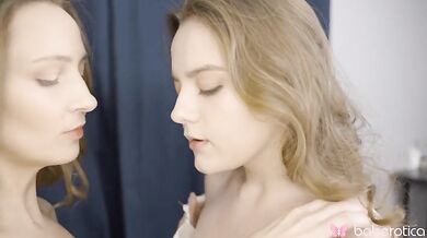 Alexa Mood Wakes Vieta Angel Up For Lesbian Sex