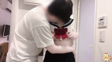 经典裤袜水手服 白给半夜的夜袭