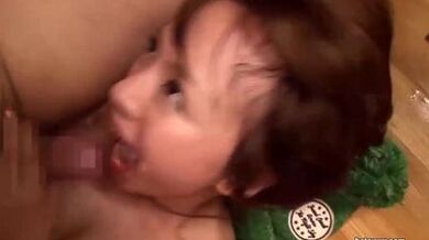 Wet stepmom seduces well teen son 04