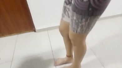 Compañera de cuarto webcam toca su cuerpo perfecto y se divierte con sus fans. Vecina milf Big ass