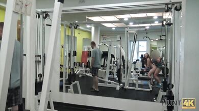 Naive Cuckold Watches Comely GF Fucked Hard By Stranger