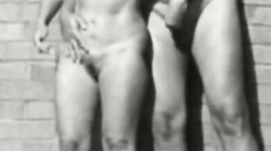 Solrig handjob med en dansk bedstemor