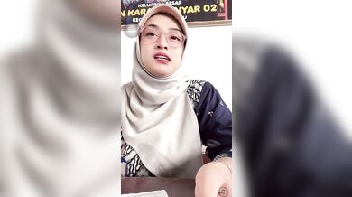 Indonesia Teacher Buguru Salsa