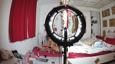 Lantaland - Super Hot Babe Playing With Her Toy And Pussy On Cam