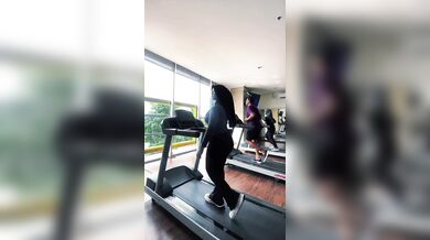 Istrinya Siapa Ini