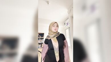 Istrinya Siapa Ini