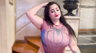 Mujer ARAÑA CULONA es FOLLADA por su MARIDO