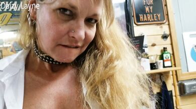 Milf Wife Fucks her Hott Pussy w/ Glass Dildo and Squirts