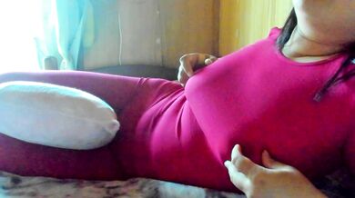 触り方や感じ方を解説して乳首オナニーしながら枕オナニー。全身タイツ越しのオナニーに興奮してイッたあともクリコキ。