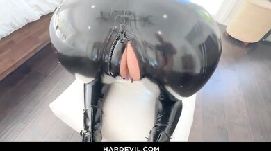 ARABELLE RAPHAEL FUCK & FOOT FETISH - Mick Blue