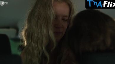 Alexandra Schalaudek Sexy Scene in Marie Brand