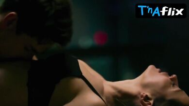 Emmanuelle Vaugier Sexy Scene in Psycho Intern