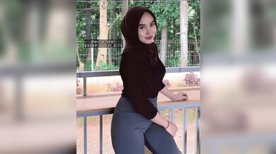 Bokep Indo Gangbang , Hijab Tobrut Murahan Mabok Di Gilir 5 Orang