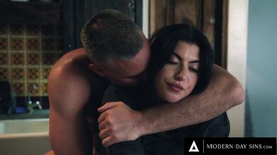 MODERN DAY SINS Romantic Gal Ritchie Falls Quickly For Hot Stranger DILF On First Date